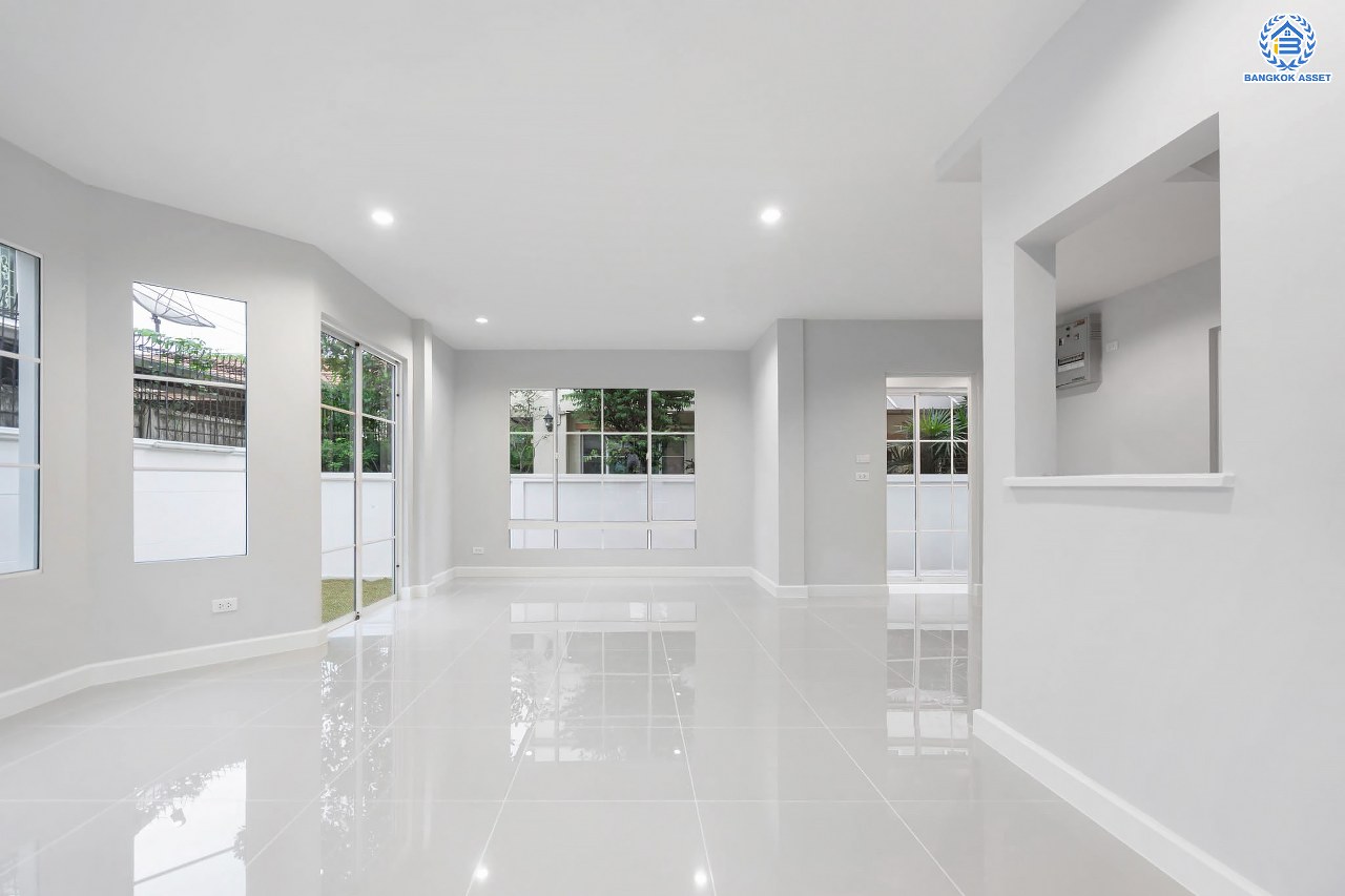 บ้านมือสองตกแต่งใหม่ แบรนด์ LH โครงการ มัณฑนา ราชพฤกษ์ หลังมุม เนื้อที่ 60.1 ตร.ว. ฟังก์ชัน 3 ห้องนอน 2 ห้องน้ำ จอดรถได้ 1 คัน พร้อมพื้นที่รอบบ้านกว้างขวาง Facilities ตอบโจทย์ทุกกิจกรรม! บนทำเลใกล้วงเวียนพระราม5 เซ็นทรัลเวสต์เกต และรถไฟฟ้า "สถานีบางรักน้อยท่าอิฐ"